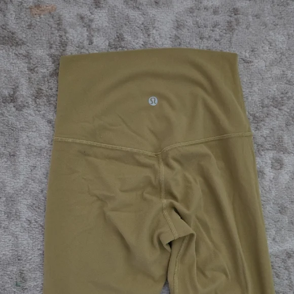 Lululemon‎ High Waisted Crop Legging Size 2 - Picture 4 of 5